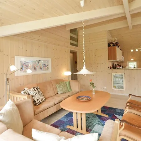 Three-bedroom In Vaggerlose Semesterbostad Bøtø By